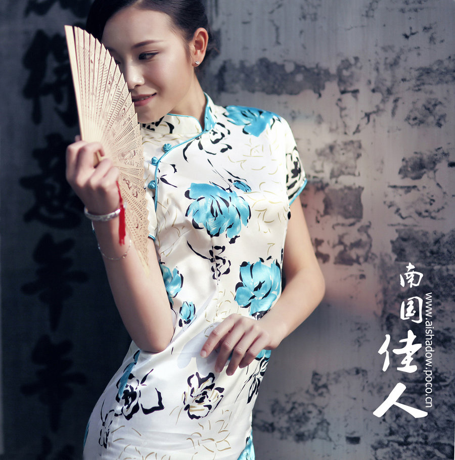 星空·综合(体育中国)|《蓝精灵:寻找神秘村》欢萌牵手联合国 小精灵大能量演绎全新冒险(图1) 星空综合股份(中国)