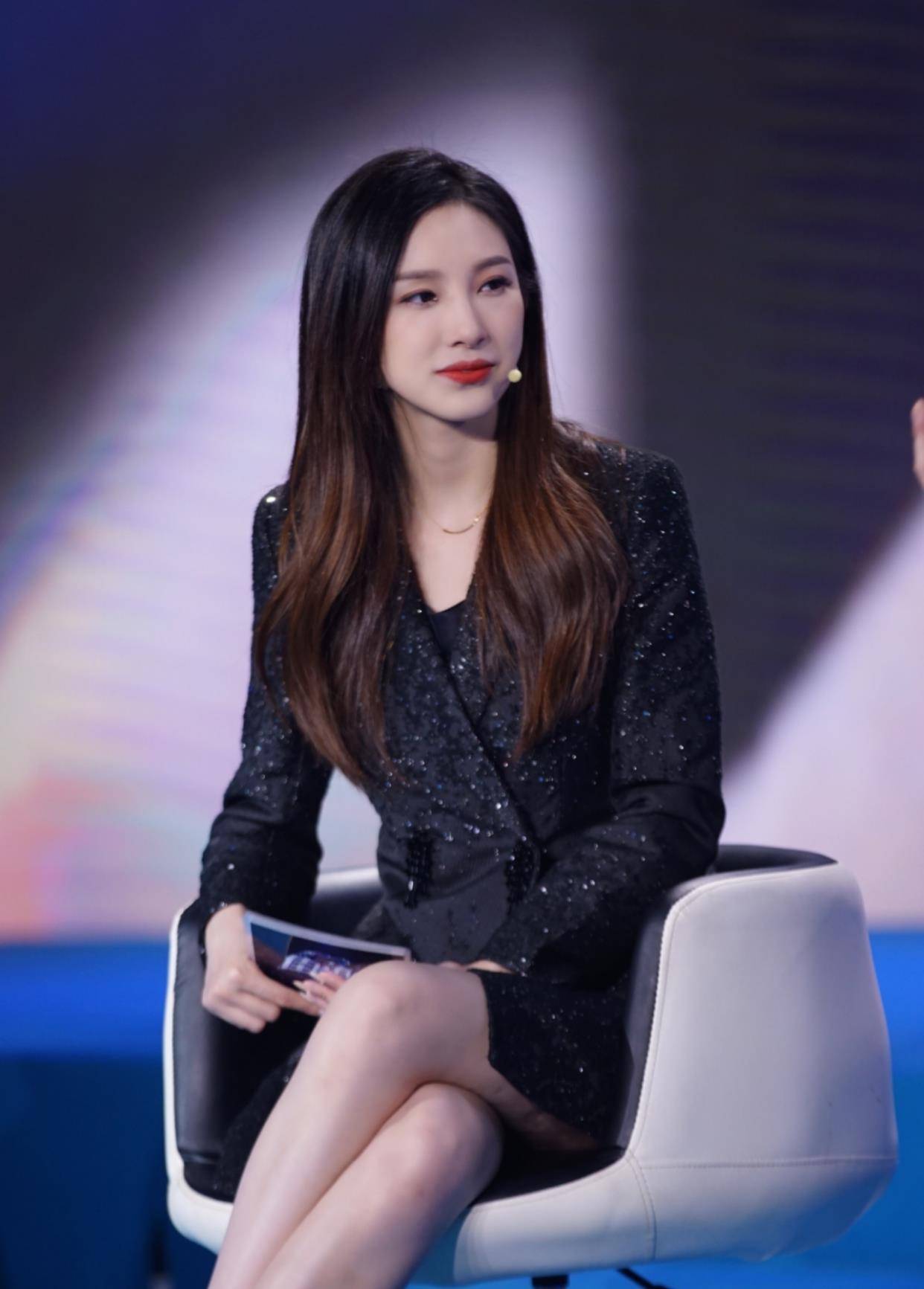 星空·综合(中国)体育网站-
天下足球玉人主持换事情?主持新节目尽显好身材!27岁只身受关注(图5) 星空·综合(中国)体育网站-
天下足球玉人主持换事情?主持新节目尽显好身材!27岁只身受关注(图5)