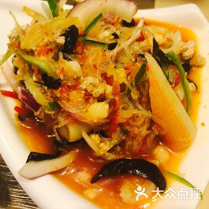 钟山镇开展春节慰问离退休老干部活动_星空·综合(中国)体育网站(图3) 星空·综合(体育中国)